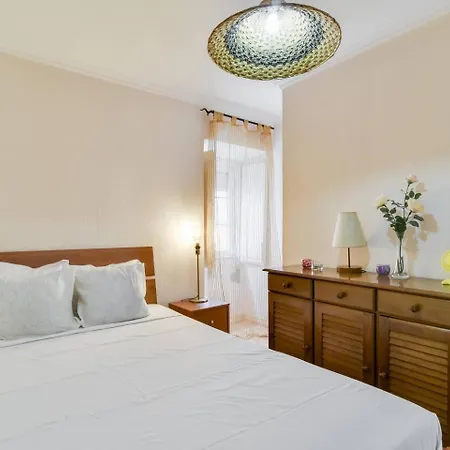 Portuguese Design 1 Bedroom In The Heart Of Appartement Lissabon