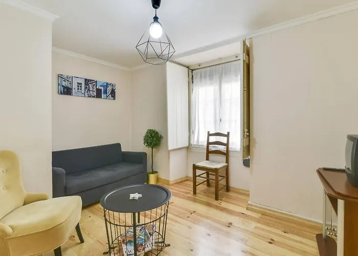 Portuguese Design 1 Bedroom In The Heart Of * Lisboa